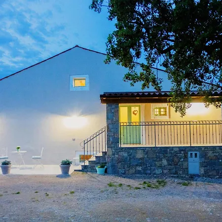 Hisa Skala Kubed * Gračišče