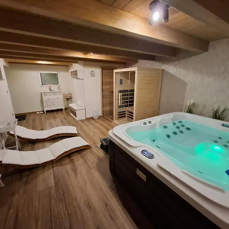 Hisa Skala Kubed Tatil Evi