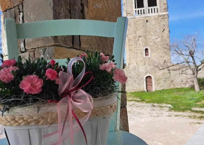 Hisa Skala Kubed Gračišče