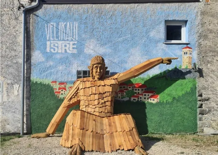 Hisa Skala Kubed Gračišče