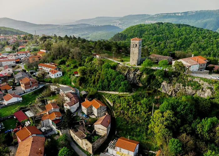 Hisa Skala Kubed * Gračišče