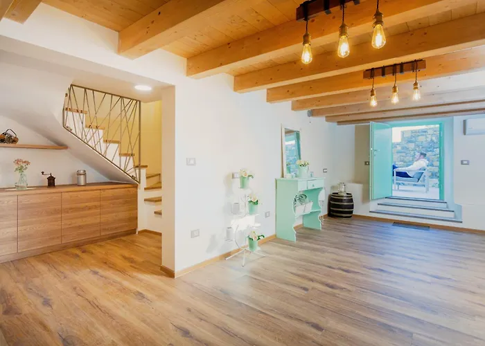 Hisa Skala Kubed Ferienhaus Gračišče